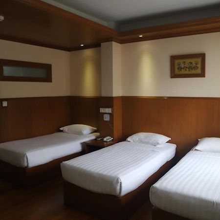 Hotel Sidney Yangon Eksteriør bilde