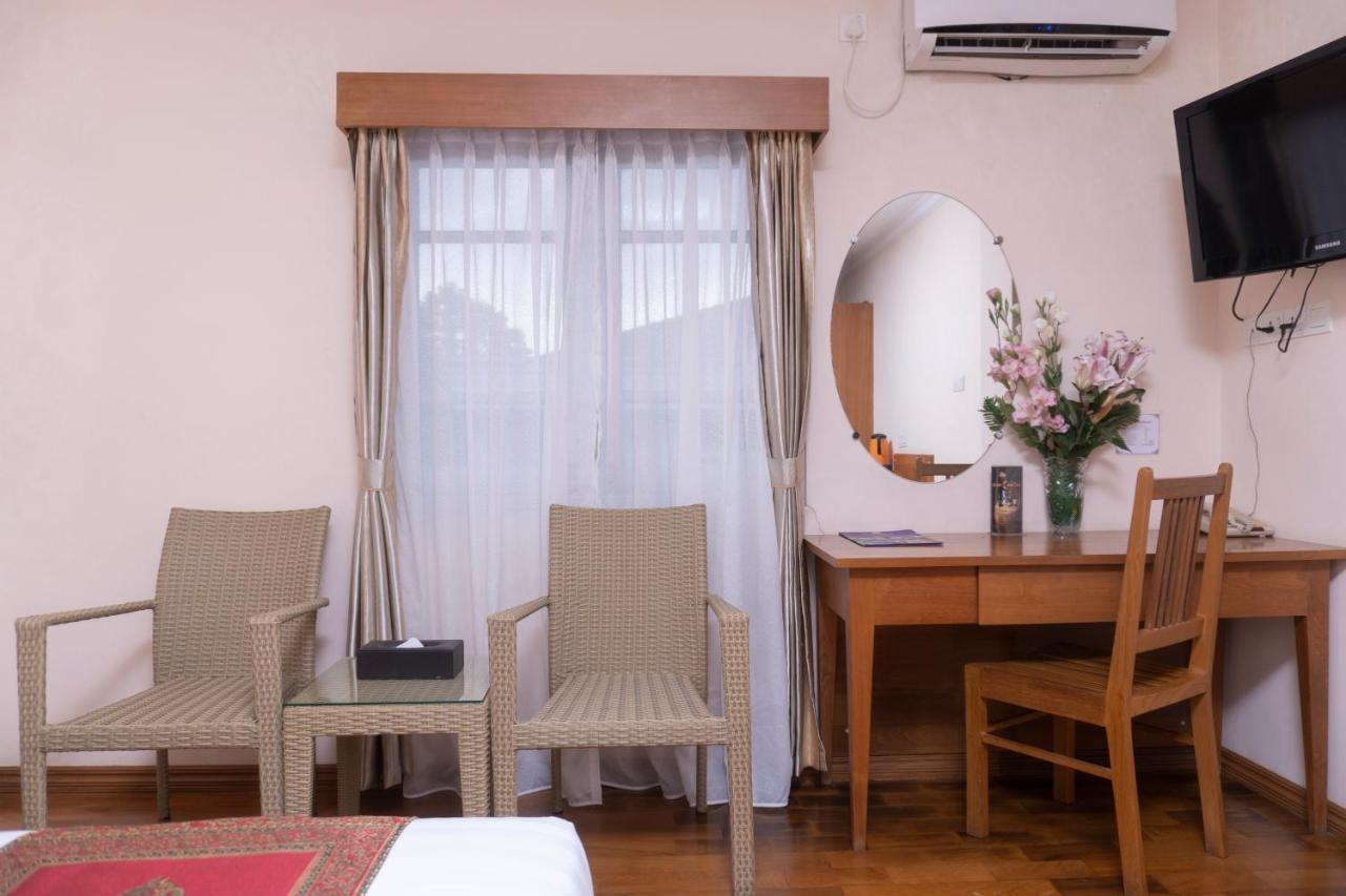 Hotel Sidney Yangon Eksteriør bilde
