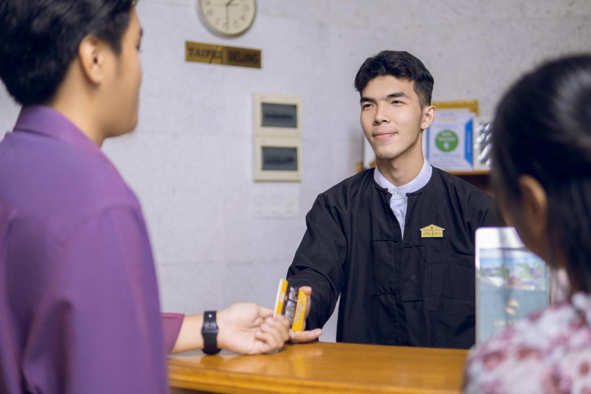 Hotel Sidney Yangon Eksteriør bilde