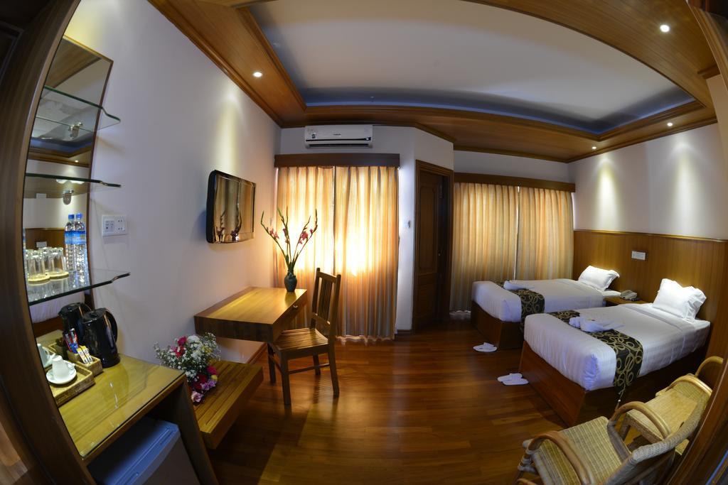 Hotel Sidney Yangon Eksteriør bilde