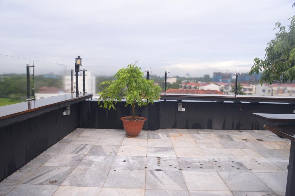 Hotel Sidney Yangon Eksteriør bilde